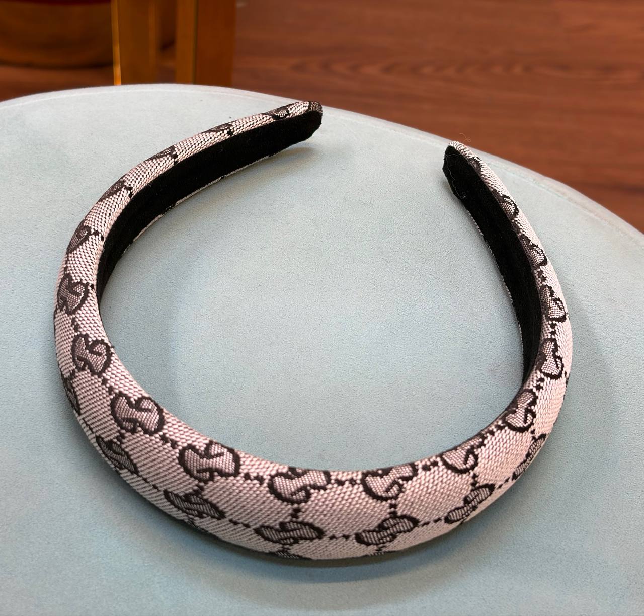 HAIRBANDS   
210 dhs🇦🇪🇦🇪
Gucci
prada

Zain328
♥️♥️♥️