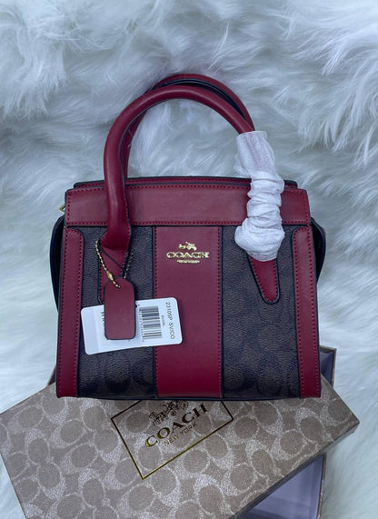 Coach

95 dhs✅ 

with box
🎁🎁🎁

Zain72
♥️♥️♥️