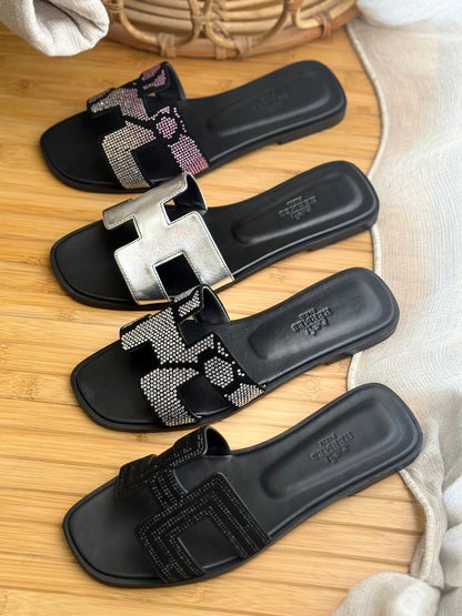 Hermes 
AAA+ Quality
𝗦𝗶𝘇𝗲 𝟯𝟲 𝘁𝗼𝗼 𝟰𝟭
450 dhs✅

Zain303
♥️♥️♥️
