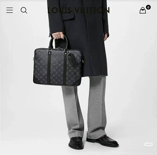 LV Master Bags 
New Stock
For Price 👇 WTSP Text Zain 0568585901

Zain10
♥️♥️♥️