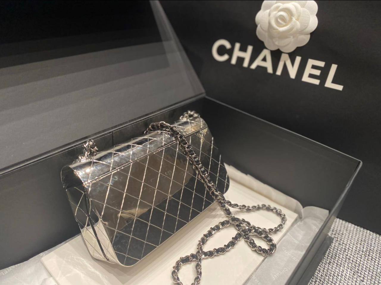 CHANEL 

COPY ONE NEW CAME 

WITH BOX 
🎁🎁🎁

155 dhs💓

Zain39
♥️♥️♥️