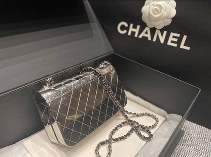 CHANEL 

COPY ONE NEW CAME 

WITH BOX 
🎁🎁🎁

155 dhs💓

Zain39
♥️♥️♥️