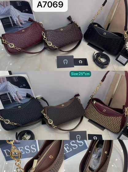 Aigner

Good quality 

Size:25*cm

110 dhs🇦🇪🇦🇪

Zain70
♥️♥️♥️