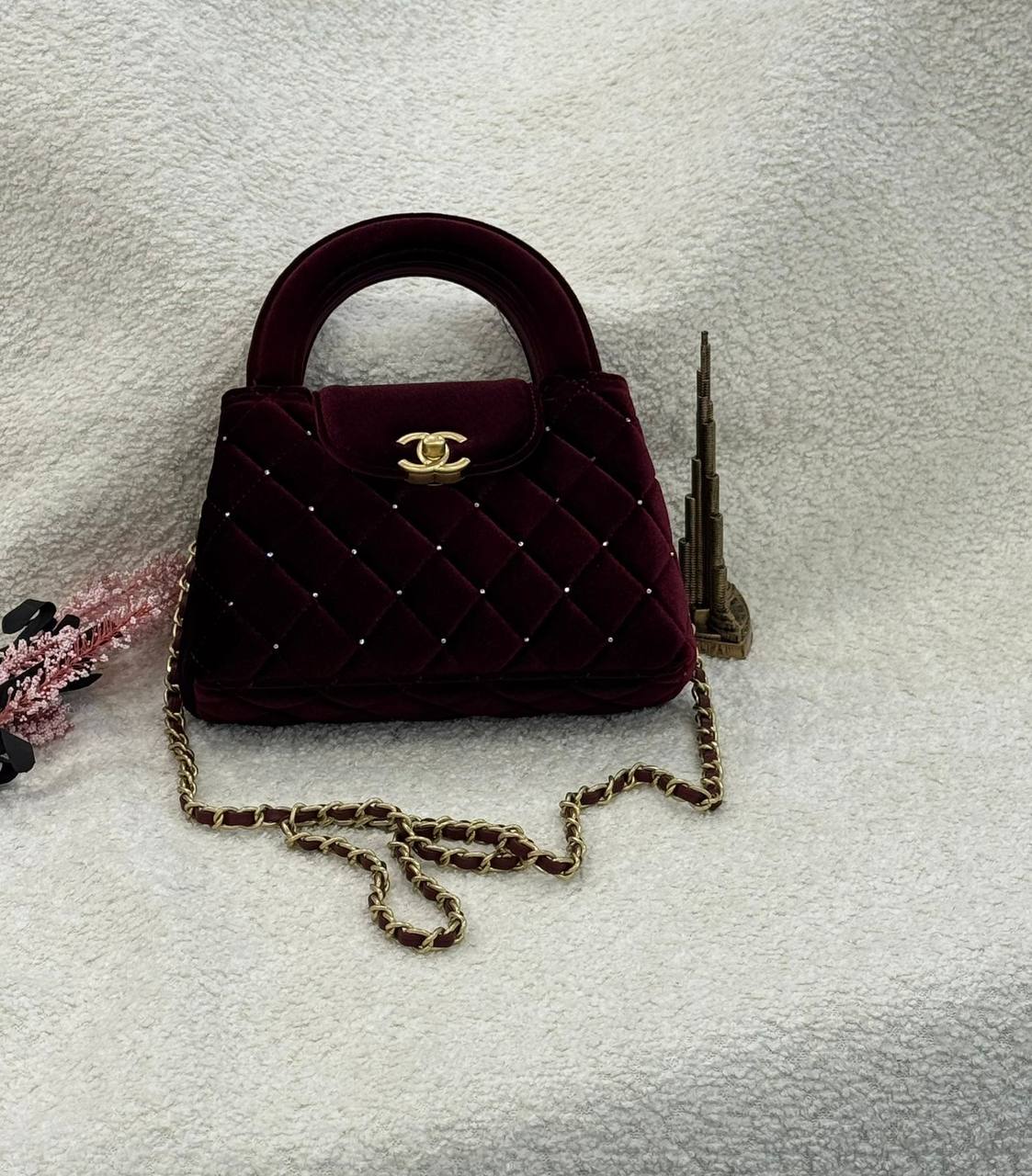 Chanel 

Master
 20Cm 

With Box
🎁🎁🎁

240 dhs💓

Zain131
♥️♥️♥️