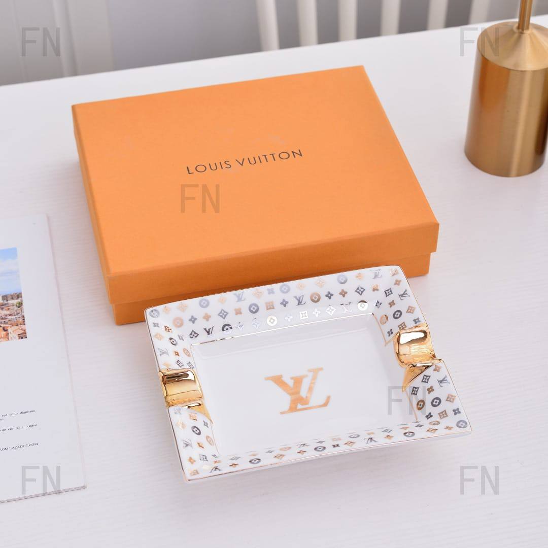 100 dhs 

Zain205
♥️♥️♥️