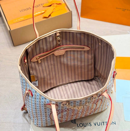 LV
NEW DESIGN 
MASTER QUALITY 
240 dhs✅

Zain295
♥️♥️♥️