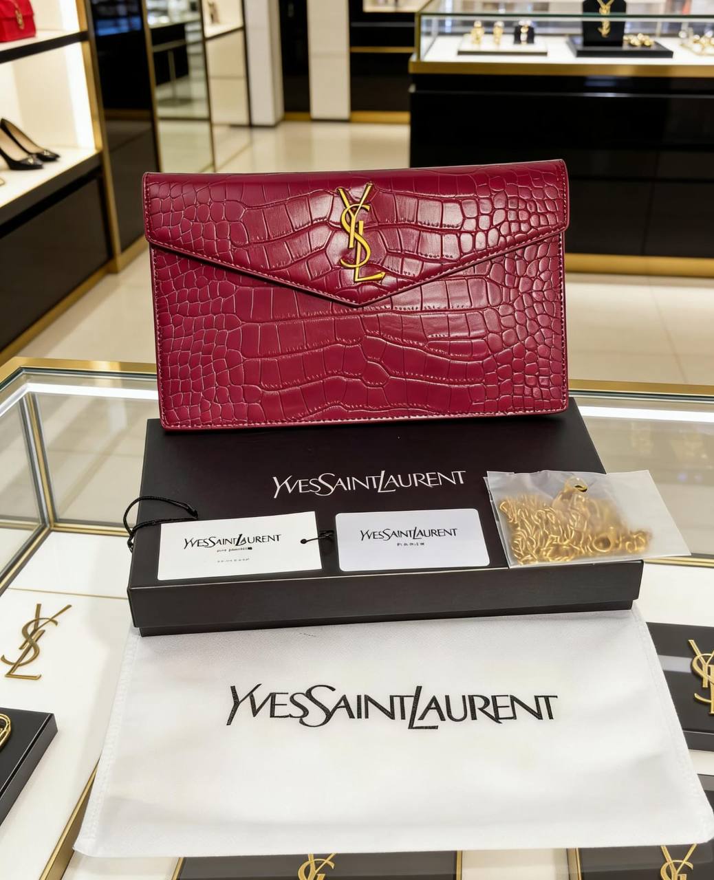 YSL

70 dhs✅

with box
🎁🎁🎁

Size:27/16

Zain07
♥️♥️♥️