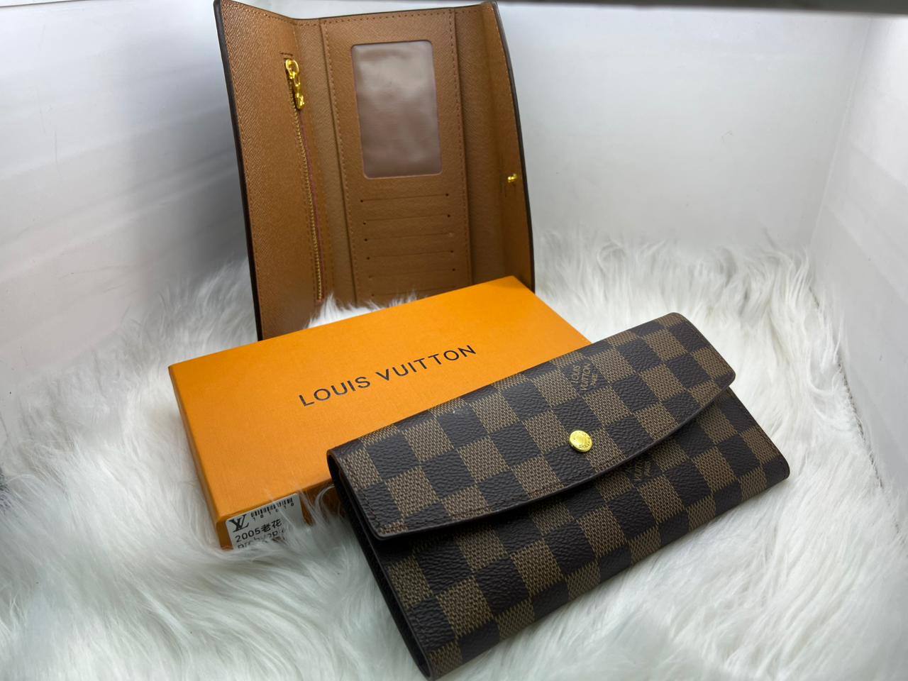LV Wallets
45 dhs✅

Zain182
♥️♥️♥️