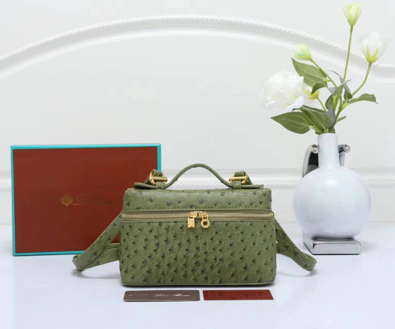 Loro Piana
85 dhs🪙💕

with box
🎁🎁🎁

Zain90
♥️♥️♥️