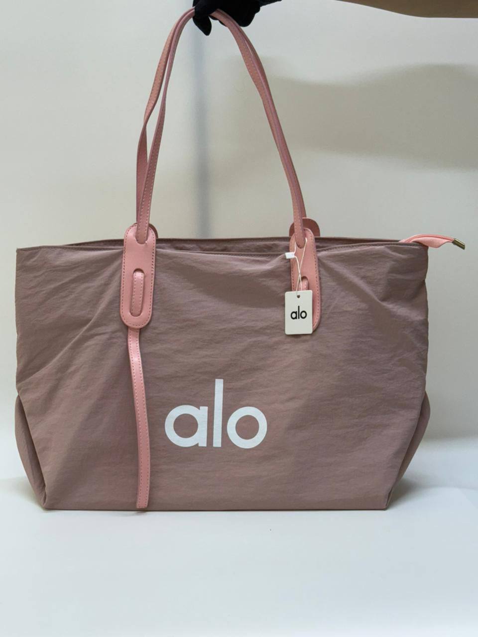 ALO BAG
GOOD QUALITY 
60 dhs💓
SIZE: 52,30,16 CM

Zain40
♥️♥️♥️