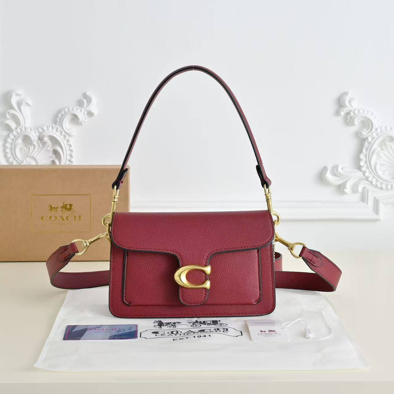 Coach
21cm 

100 dhs✅

Withbox
🎁🎁🎁

Zain143
♥️♥️♥️