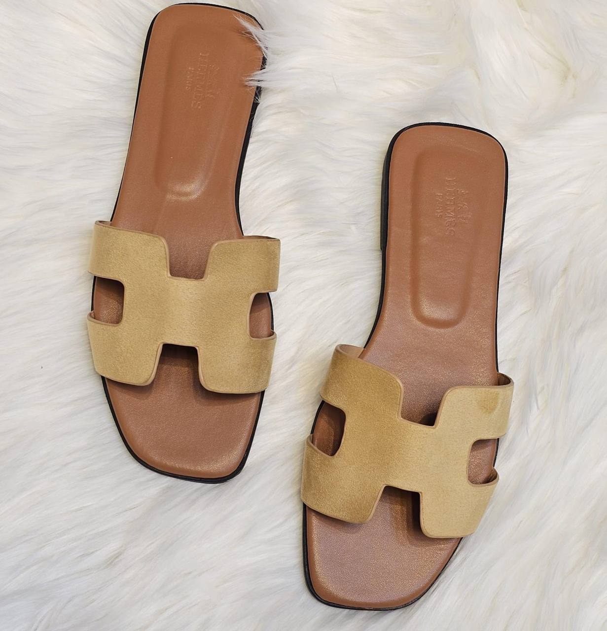 HERMES 
☘️ *SIZE  36  to 41 ☘️                                                                                                       
180 dhs✅

Zain224
♥️♥️♥️