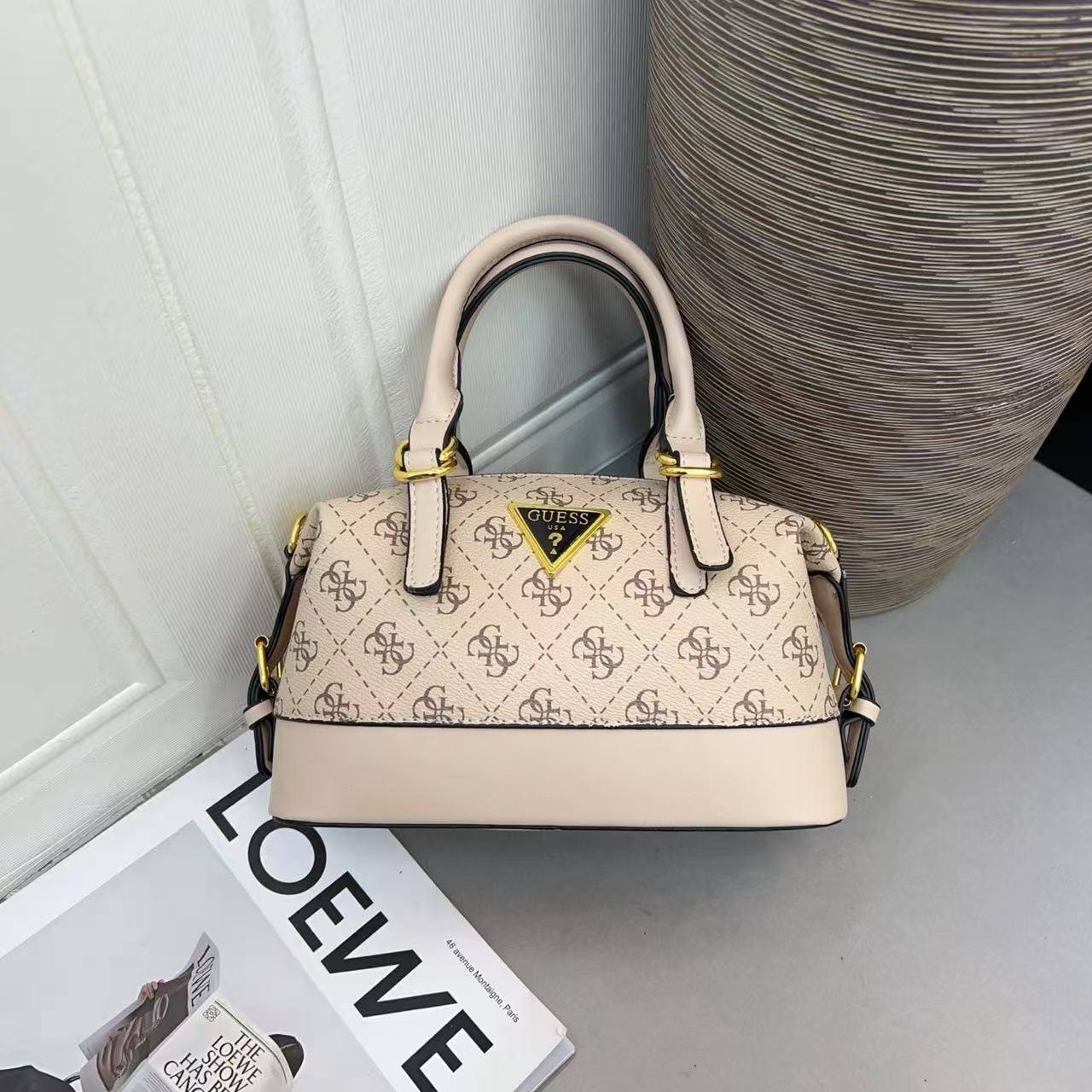 Guess
65 dhs💓

Zain232
♥️♥️♥️