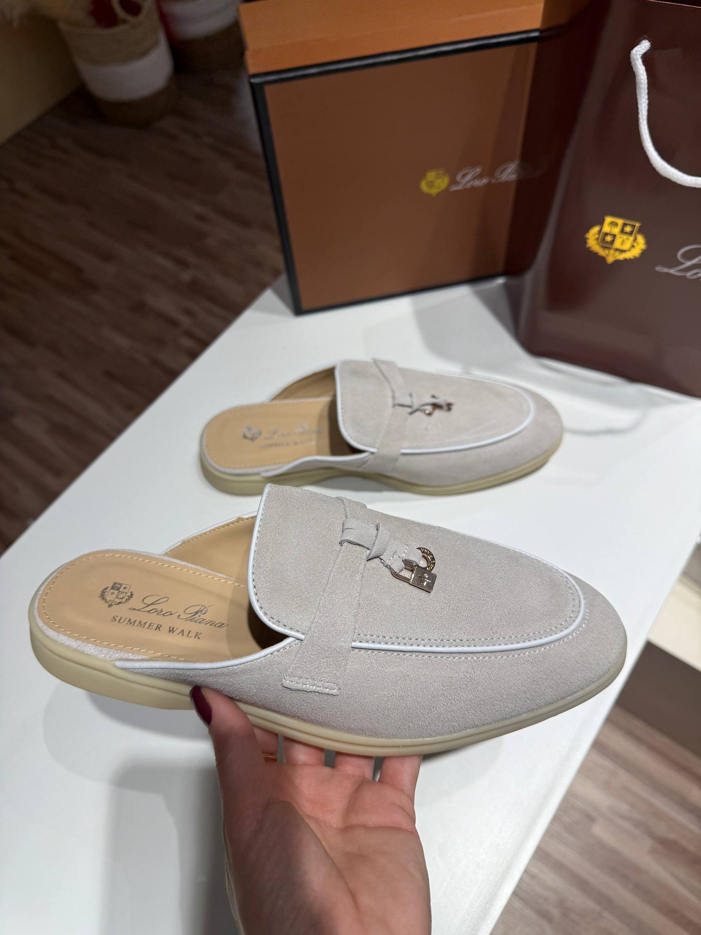 Loro piana

120 dhs

Zain236

اطلبوها من الوتس المثبت في الأعلى👆🏻👆🏻

تواصلو معنا 👈🏻 Zain 
For order WhatsApp pinned 👆🏻

♥️♥️♥️