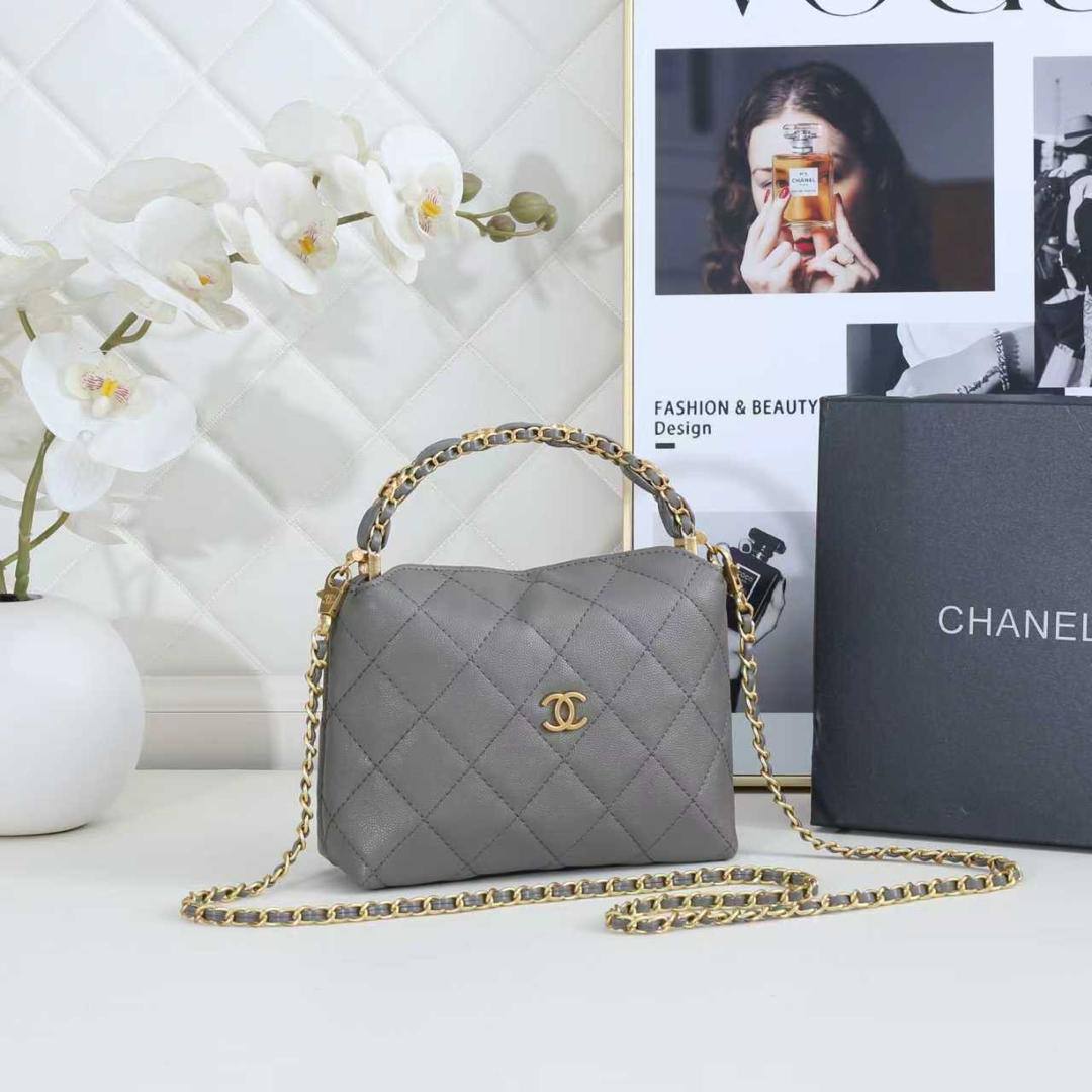 Chanel

100 dhs🇦🇪🇦🇪

Zain26
♥️♥️♥️