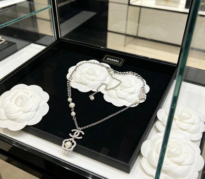 CHANEL❤️‍🔥*
Necklace🦋
Bracelet 🌸
Master quality 💯
With normal boxes 🗃️ 
115 dhs✅
With master box 📦 
140 dhs✅

Zain216
♥️♥️♥️