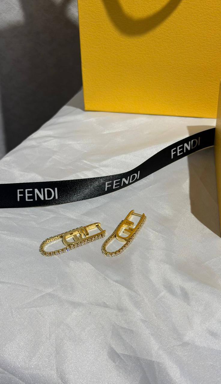 FENDI 💛
* *New Collection* 💛✨💎💎
    *  Fendi O'Lock  Earings 
↗️ *Super Master Quality ®️*
*90 dhs✅* with *Normal* Box & Bag
*120 dhs✅* with *Orignal* Packaging 🎁

Zain209
♥️♥️♥️