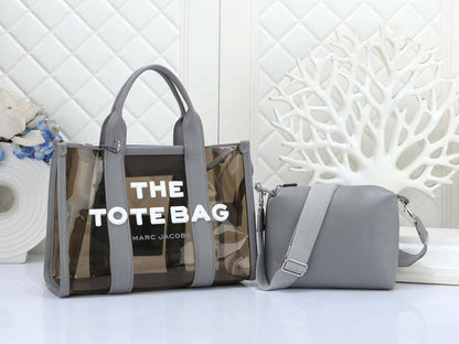 MARC JACOBS
 THE TOTE BAG  
GOOD QUALITY
110 dhs✅

Zain17
♥️♥️♥️