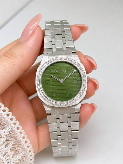 Gucci watch for ladies with stone good quality
240 dhs💓

Zain59
♥️♥️♥️