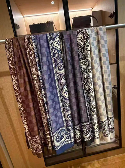 Silk scarf 
40 dhs✅

Zain93
♥️♥️♥️