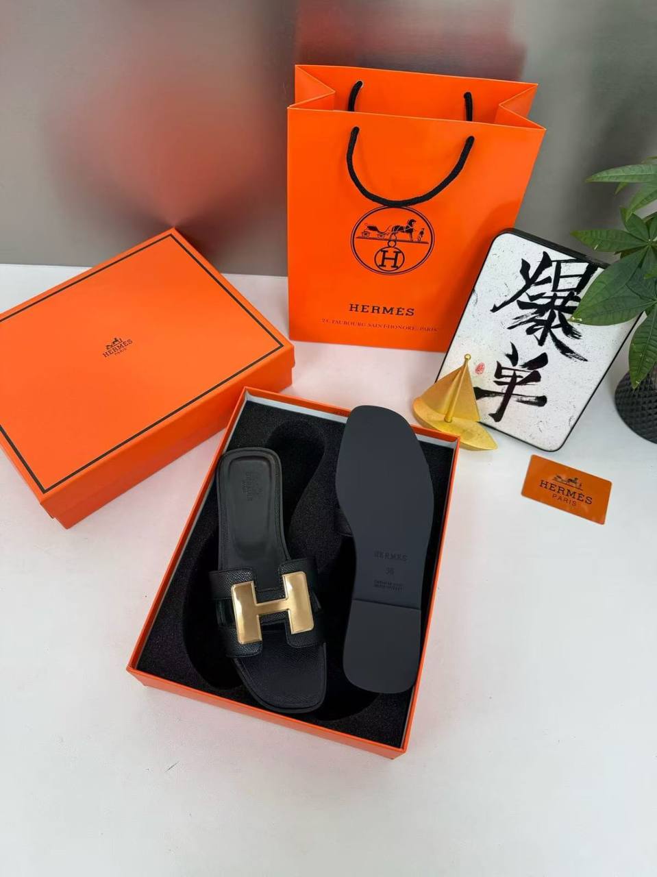 Hermes
size 36-41
95 dhs🇦🇪🇦🇪

Zain40
♥️♥️♥️