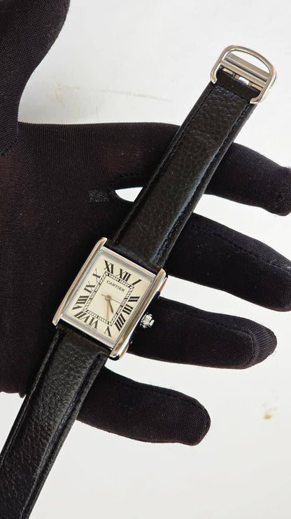 Cartier tank
65 dhs🪙💚
*battery*
*Unisex size*

Zain29
♥️♥️♥️