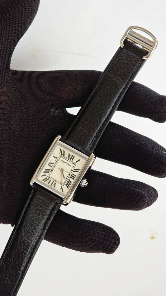 Cartier tank
65 dhs🪙💚
*battery*
*Unisex size*

Zain29
♥️♥️♥️