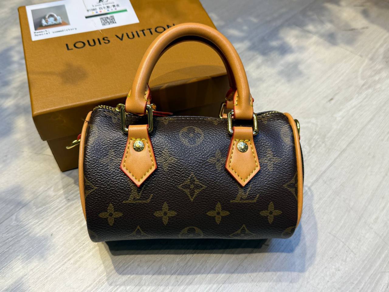 LV SPEEDY 
16cm 

with box
🎁🎁🎁

95 dhs✅

Zain254
♥️♥️♥️