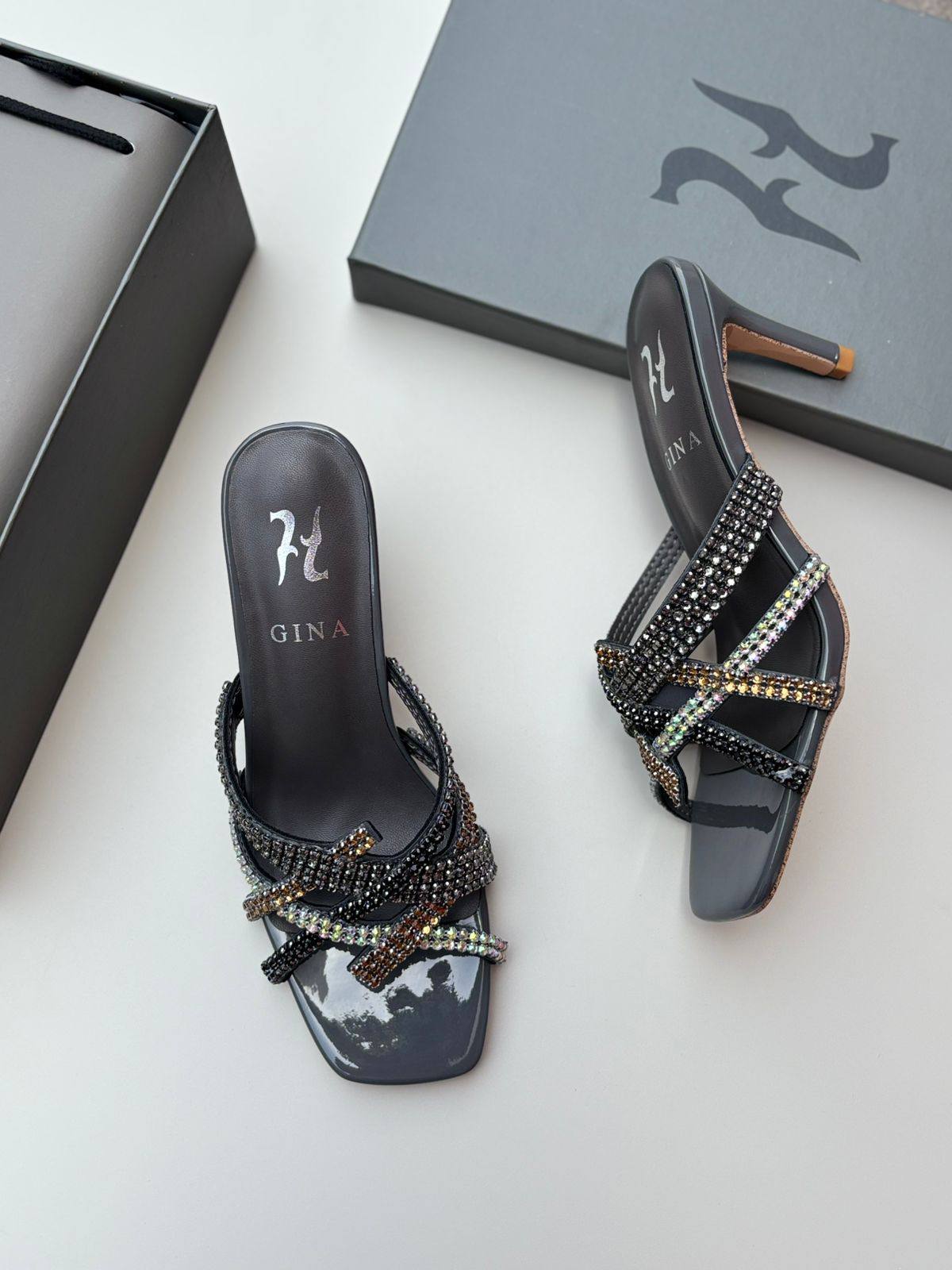 Gina 
120 dhs🌺
Size 36-42

Zain55
💓💓💓