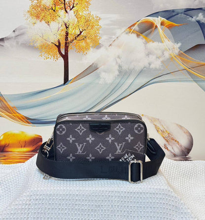 LV
Best quality

With box’s
🎁🎁🎁

85 dhs❤️
size 18cm

Zain158
♥️♥️♥️