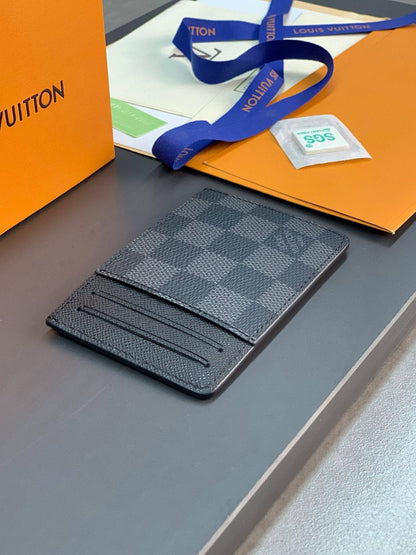 💞  *Lv*💞
💞*card holder*💞
210 dhs🪙🌨️

Zain275
♥️♥️♥️