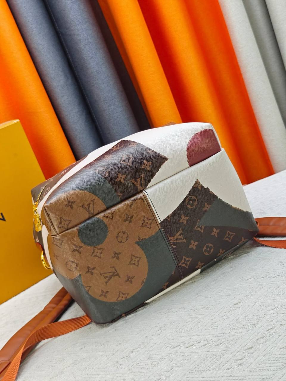 LOUIS VUITTON 

BACKPACK 

COPY ONE 

NEW CAME 

 210DHS🇦🇪🇦🇪

Zain295
♥️♥️♥️