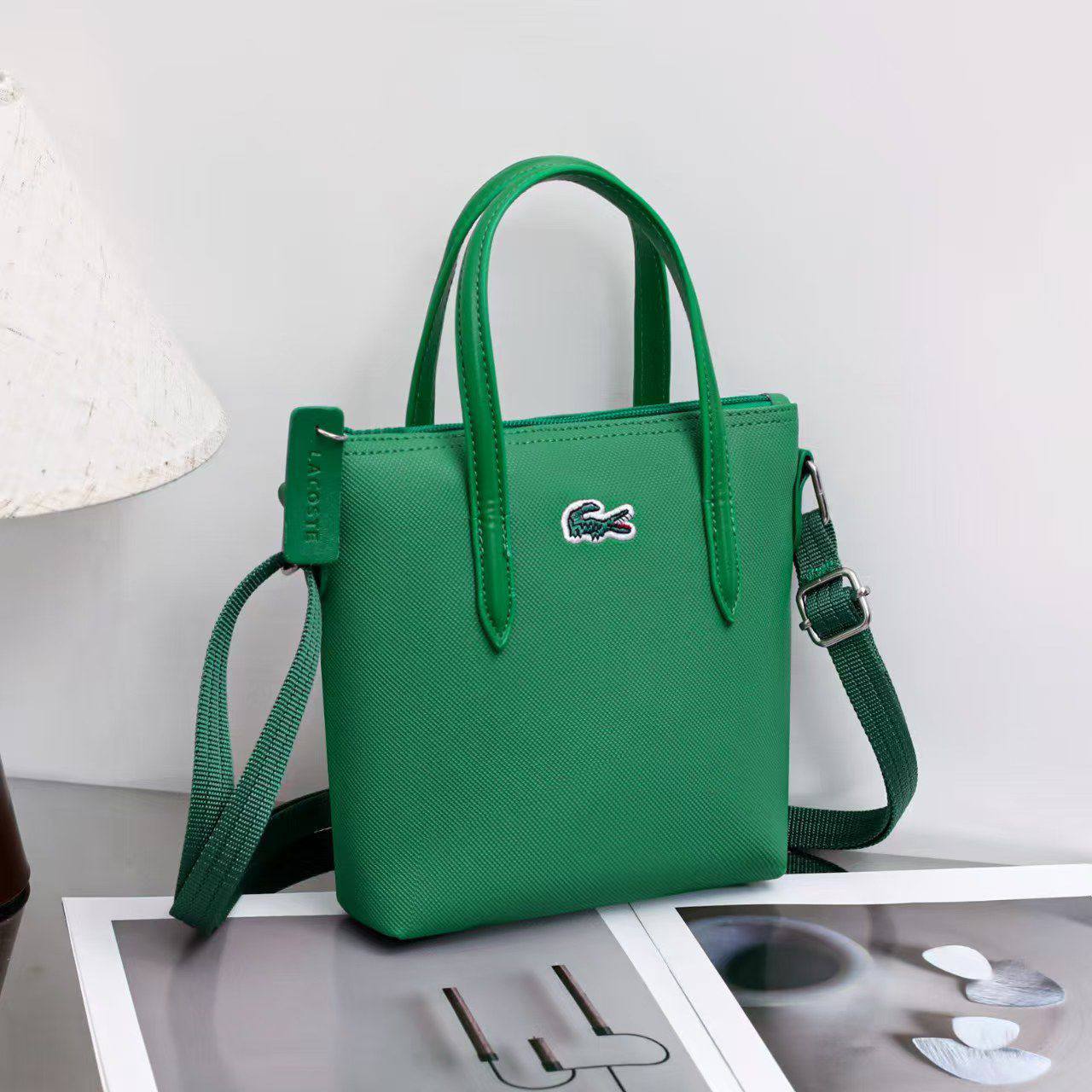 LACOST BAG
GOOD QUALITY
40 dhs✅

Zain40
♥️♥️♥️