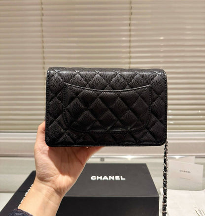 CHANEL 
COPY ONE 

WITH BOX 
🎁🎁🎁

190 dhs✅
leather 

Zain39
♥️♥️♥️