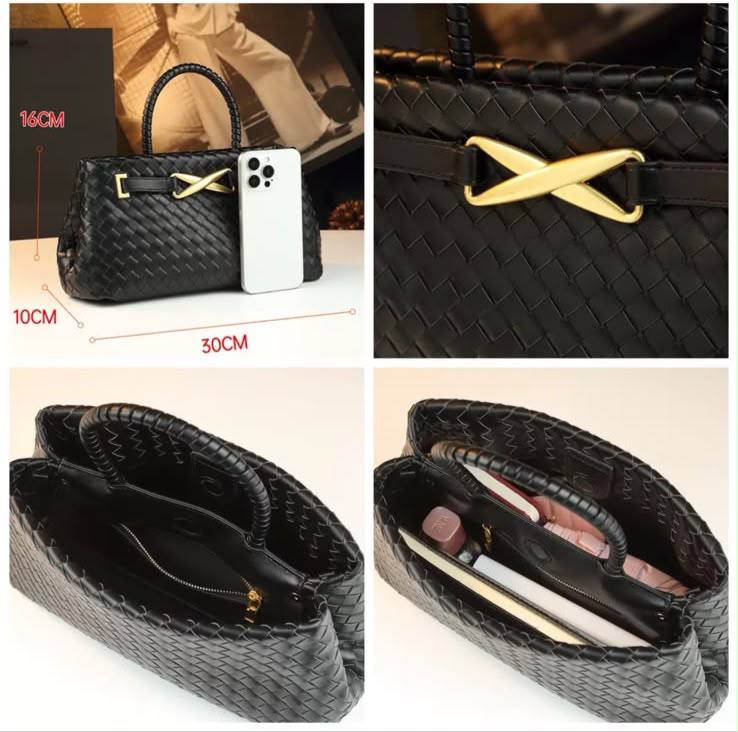BOTTEGA NEW CAME HIGH QUALITY WITH BOX 
150 dhs✅

Zain295
♥️♥️♥️