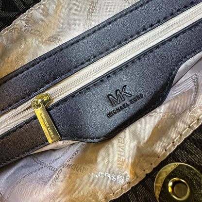 MK 

RESTOCK  

GOOD QUALITY 

110 dhs🇦🇪🇦🇪

Zain295
♥️♥️♥️