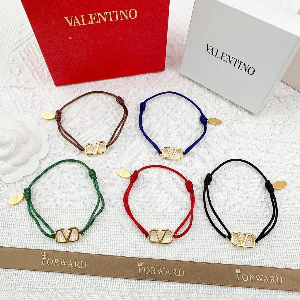 VALENTINO 
BRACELET
UNISEX
45 DHS🇦🇪🇦🇪 
WITH BOX AND PAPER BAG🎁🛍️

Zain89
♥️♥️♥️
