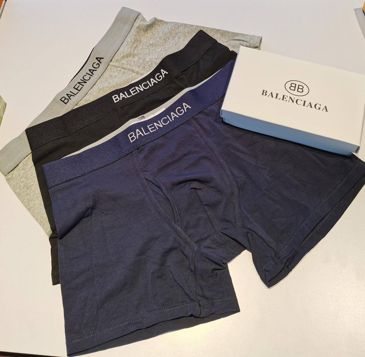 underwear Brands
40 dhs✅
size：L.XL.XX.XXXL 

Zain161
♥️♥️♥️