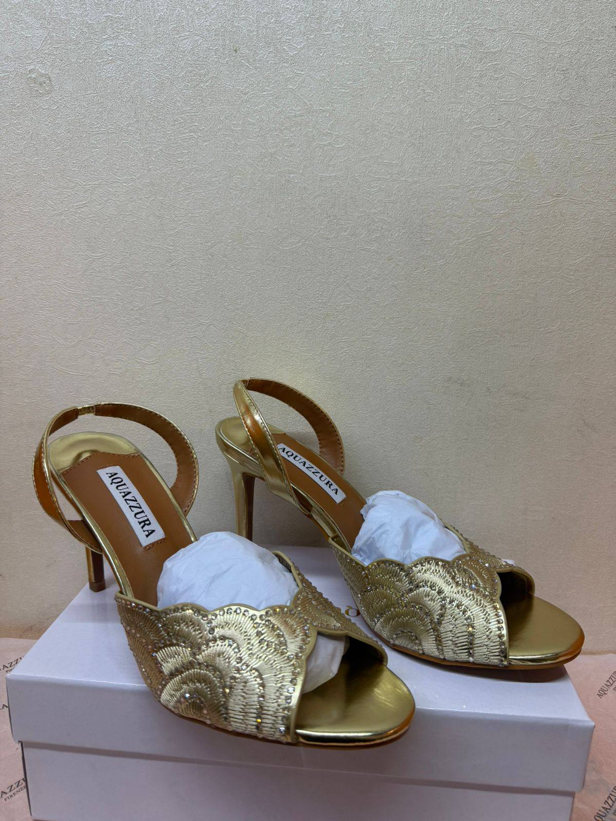 Aquazzura
Size 36-41
110 DHS💓

Zain40
♥️♥️♥️