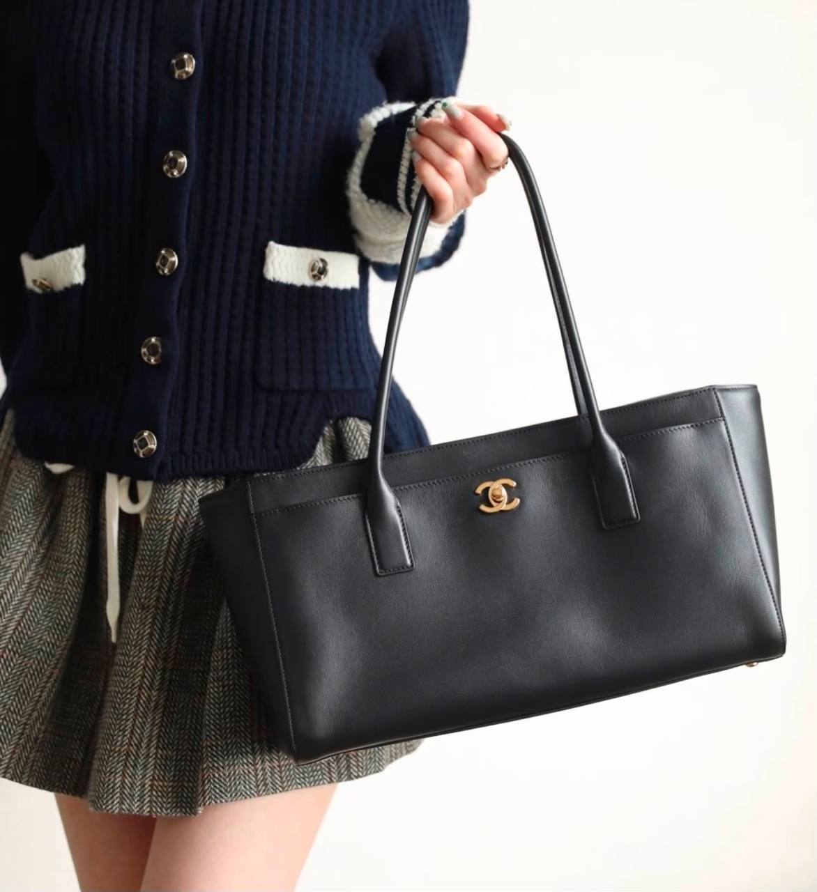 Chanel
High quality 

210 dhs

Zain39
♥️♥️♥️
