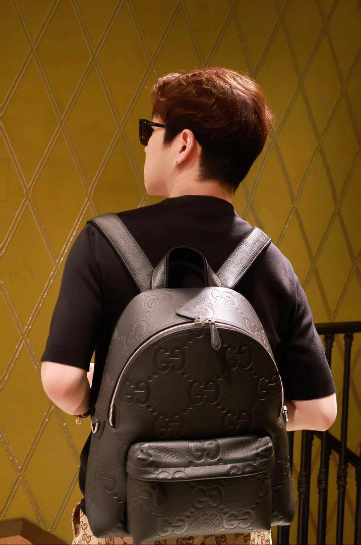 backpack
95 dhs🪙💕
size 31×12×38cm

Zain44
♥️♥️♥️