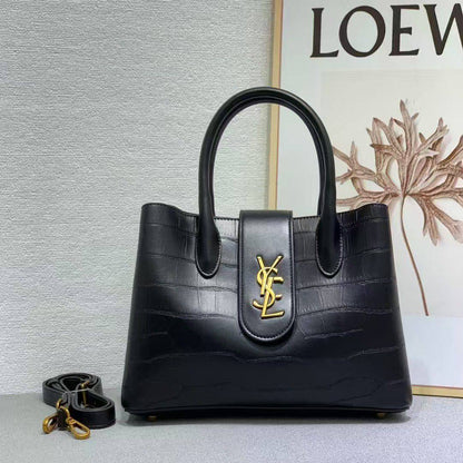 YSL
good quality 
110 dhs✅

Zain278
♥️♥️♥️