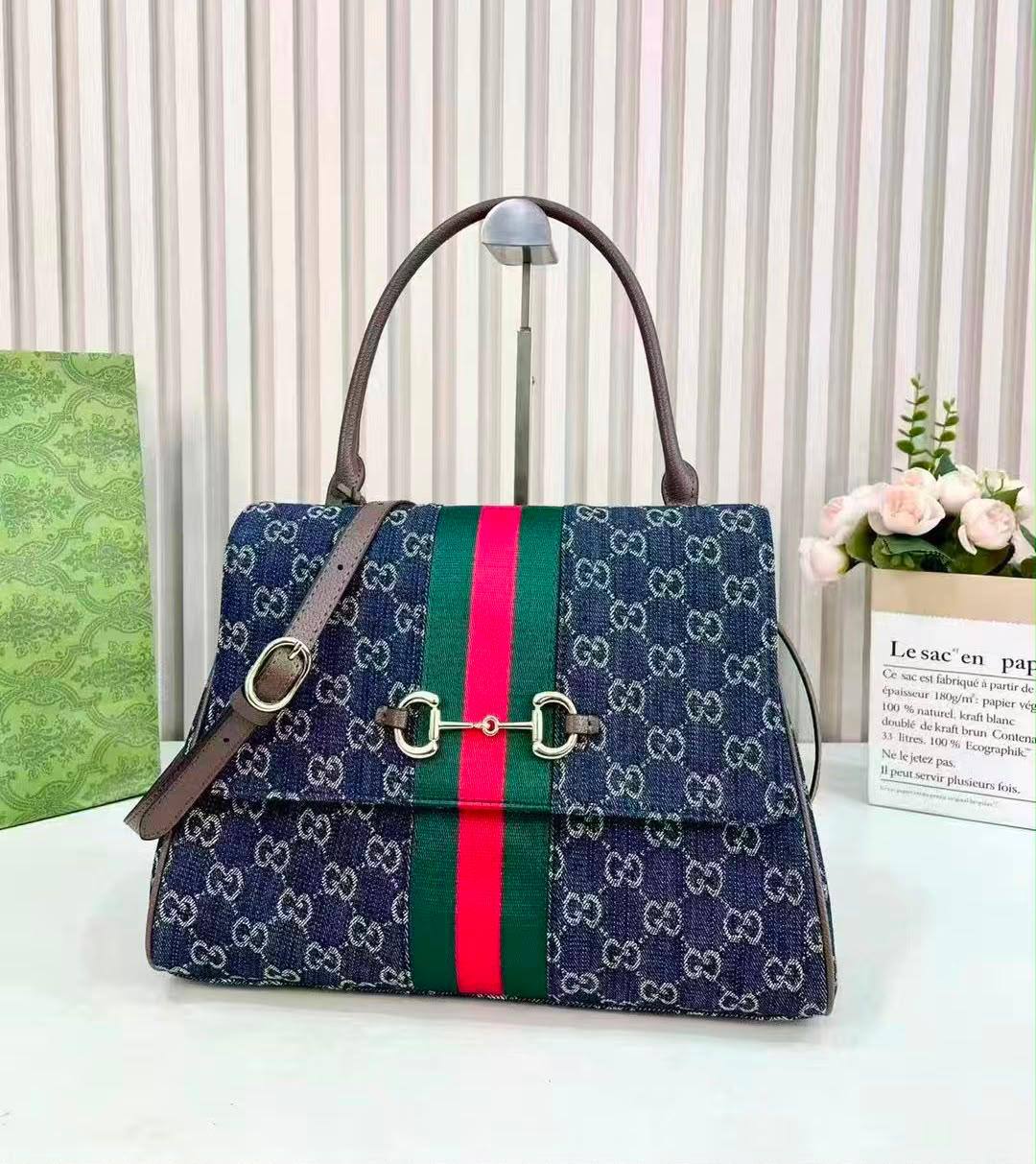 GUCCI 
COPY ONE NEW CAME 
150 dhs🇦🇪🇦🇪

Zain295
♥️♥️♥️
