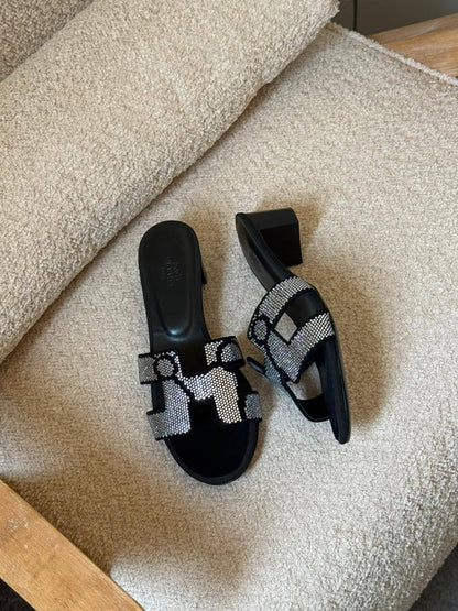 Hermes 🖤
✨ 𝐀𝐯𝐚𝐢𝐥𝐚𝐛𝐥𝐞 𝐍𝐨𝐰
✨ 𝐒𝐢𝐳𝐞𝐬: 𝟑𝟔 — 𝟒𝟏
450 dhs💓

Zain298
♥️♥️♥️