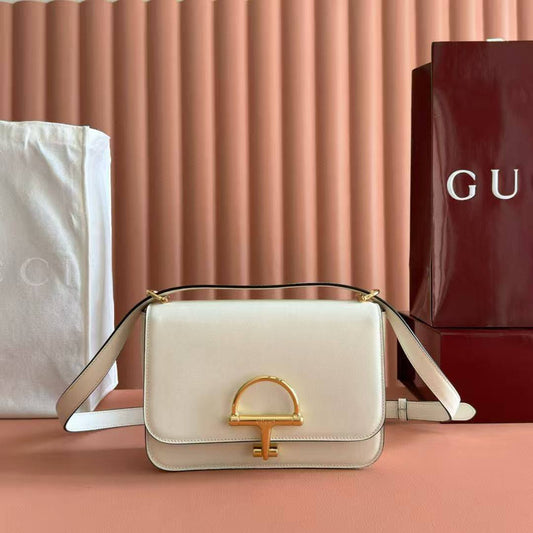 Gucci
Master
23cm 💕 
280 dhs❣️

Zain228
♥️♥️♥️