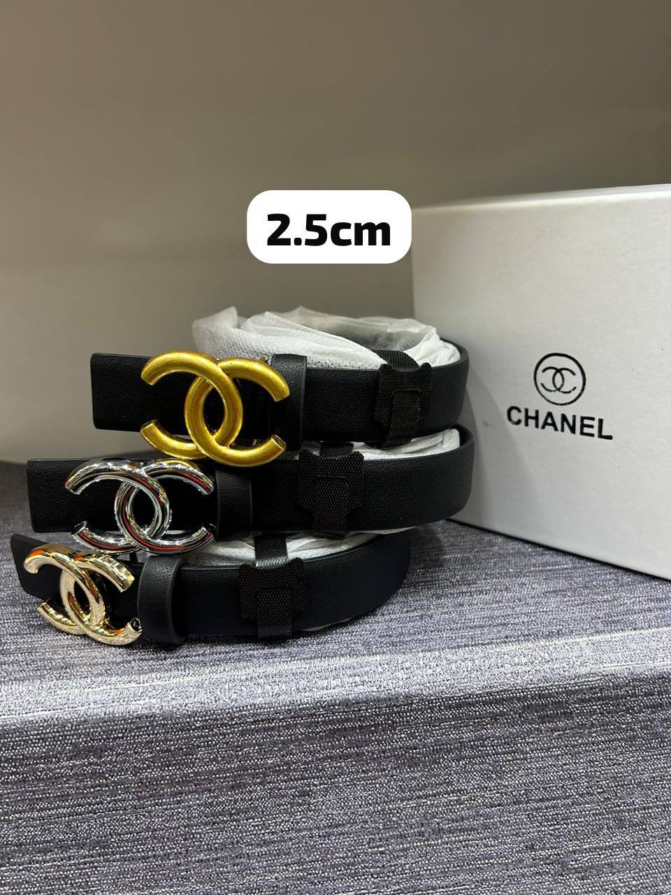 Leather belt

with box 
🎁🎁🎁

60 dhs✅

Zain190
♥️♥️♥️