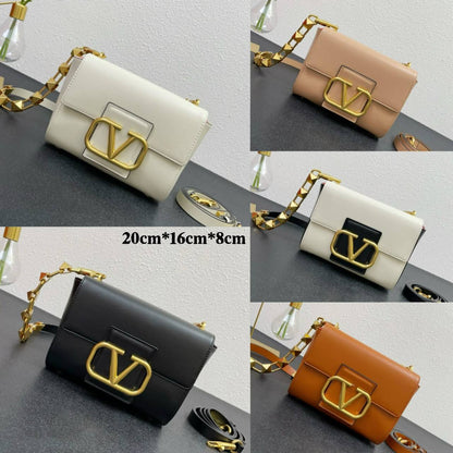 VALENTINO 
COPY ONE
200 dhs✅

Zain295
♥️♥️♥️