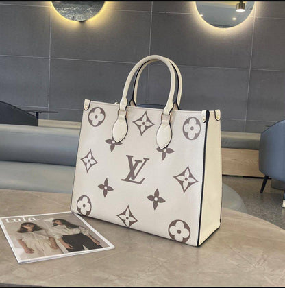 LV

Restock 
Good quality 💯
Size 41*cm
110 dhs🇦🇪🇦🇪

Zain70
♥️♥️♥️