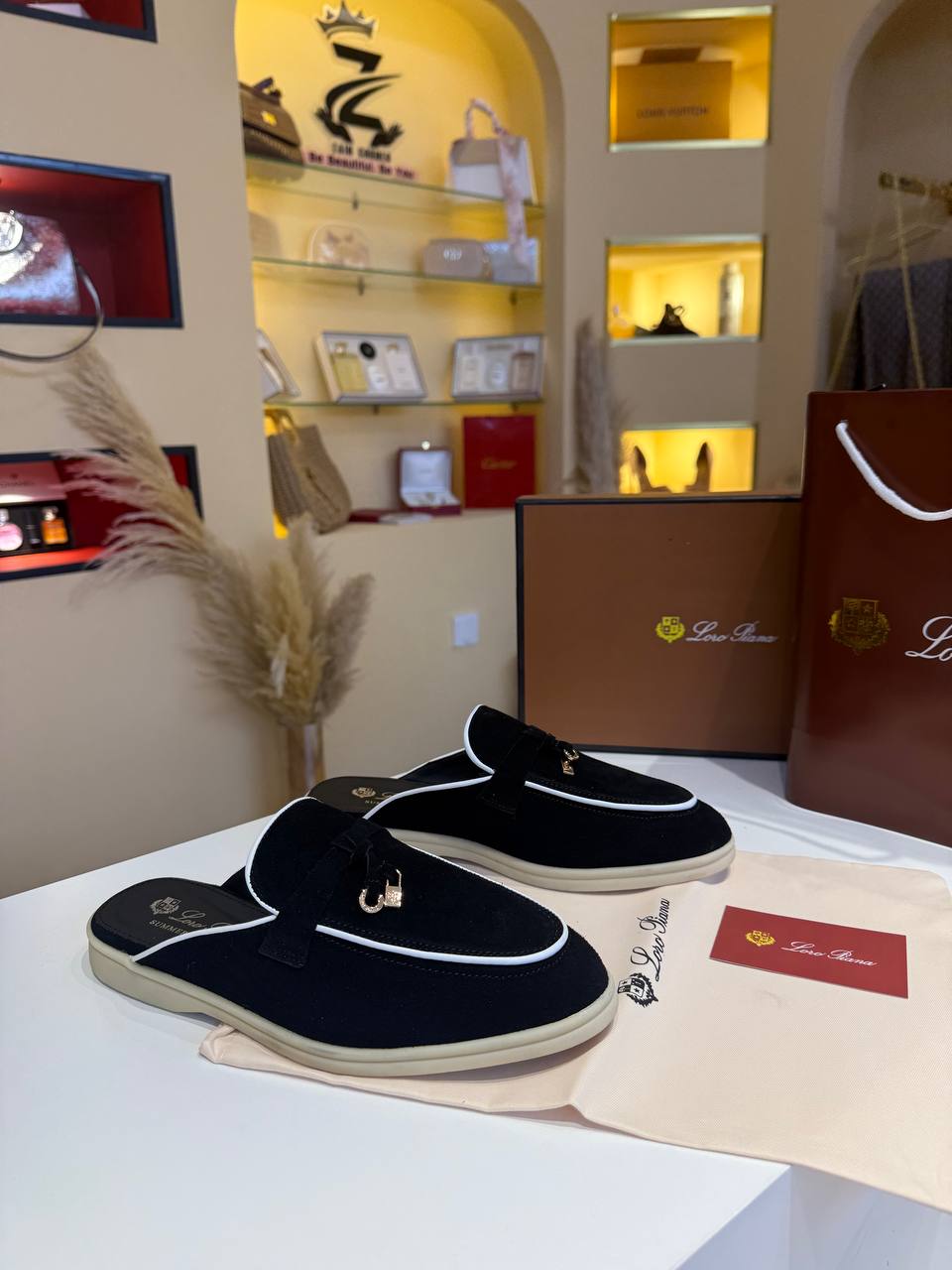 Loro Piana
Size 36to41
115 dhs🪙🌨️

Zain236

اطلبوه من الوتس المثبت في الأعلى👆🏻👆🏻

تواصلو معنا 👈🏻 Zain 
For order WhatsApp pinned 👆🏻

♥️♥️♥️