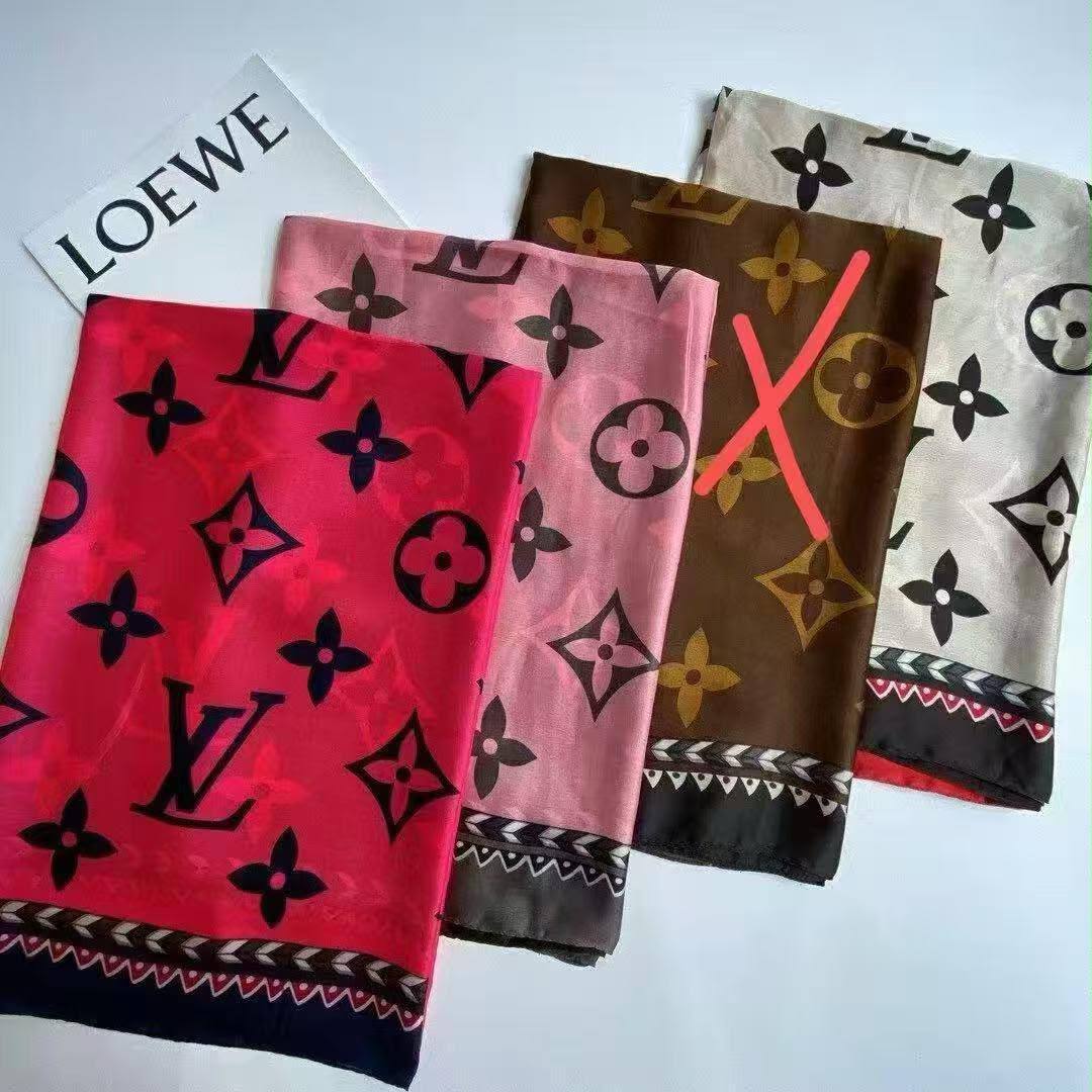 Silk scarf 
40 dhs🇦🇪🇦🇪

Zain93
♥️♥️♥️